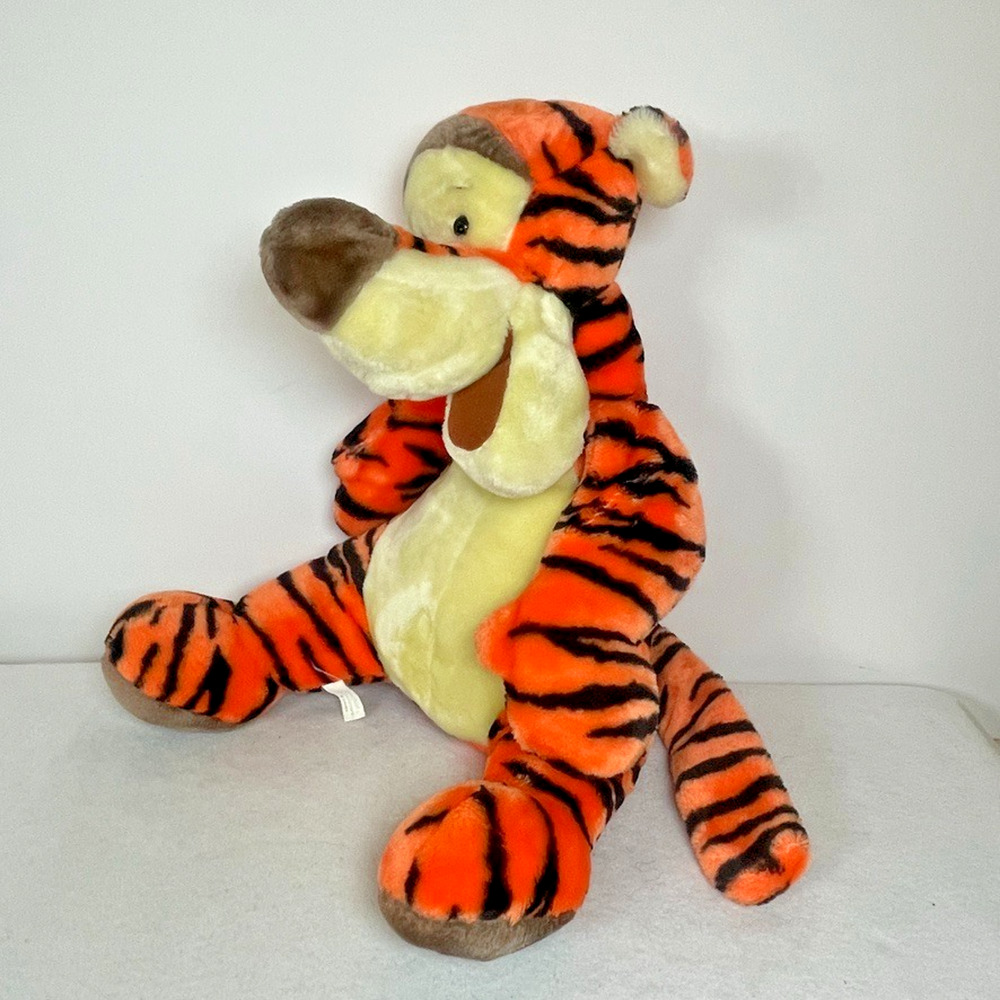 Tigger Vtg 1980s Plush Walt Disney Parks Winnie the Pooh Friend 20 inch Korea